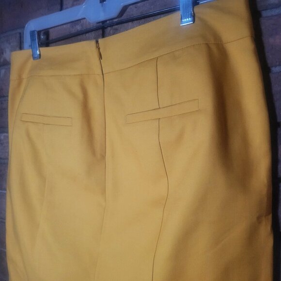 Ann Taylor Goldenrod Mini Pencil Skirt w/Pockets - Size 10 - Picture 4 of 10